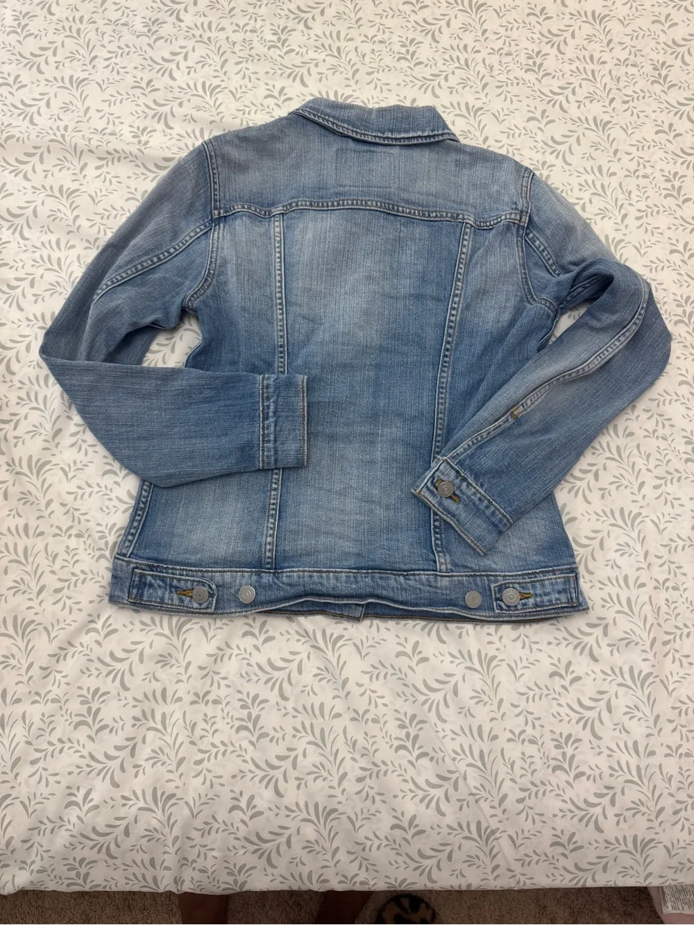 Levi's Light Blue Washed Denim Jacket - Picture 2 of 2